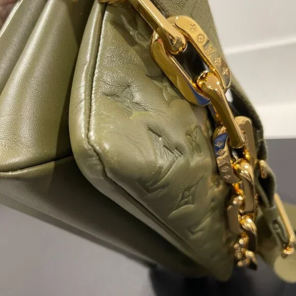 Louis Vuitton Coussin Monogram Embossed Lambskin (JB1052) - Picture 4 of 9